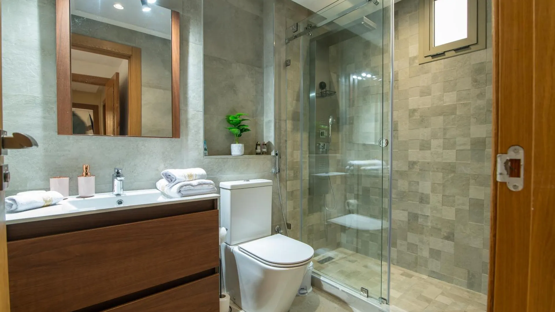 Luxury Seafront Apartment 102Sqm With Wi-Fi And Parking Agadir Morocco