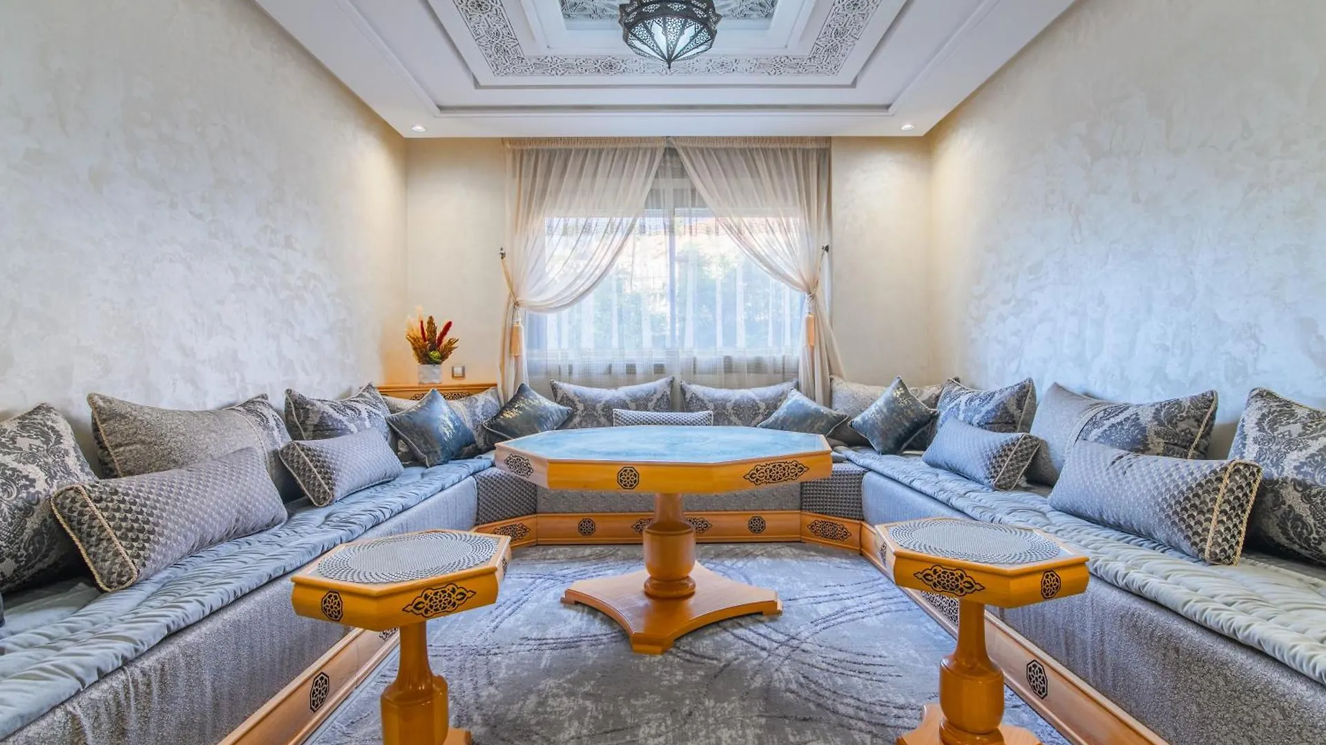 Luxury Seafront Apartment 102Sqm With Wi-Fi And Parking contacts