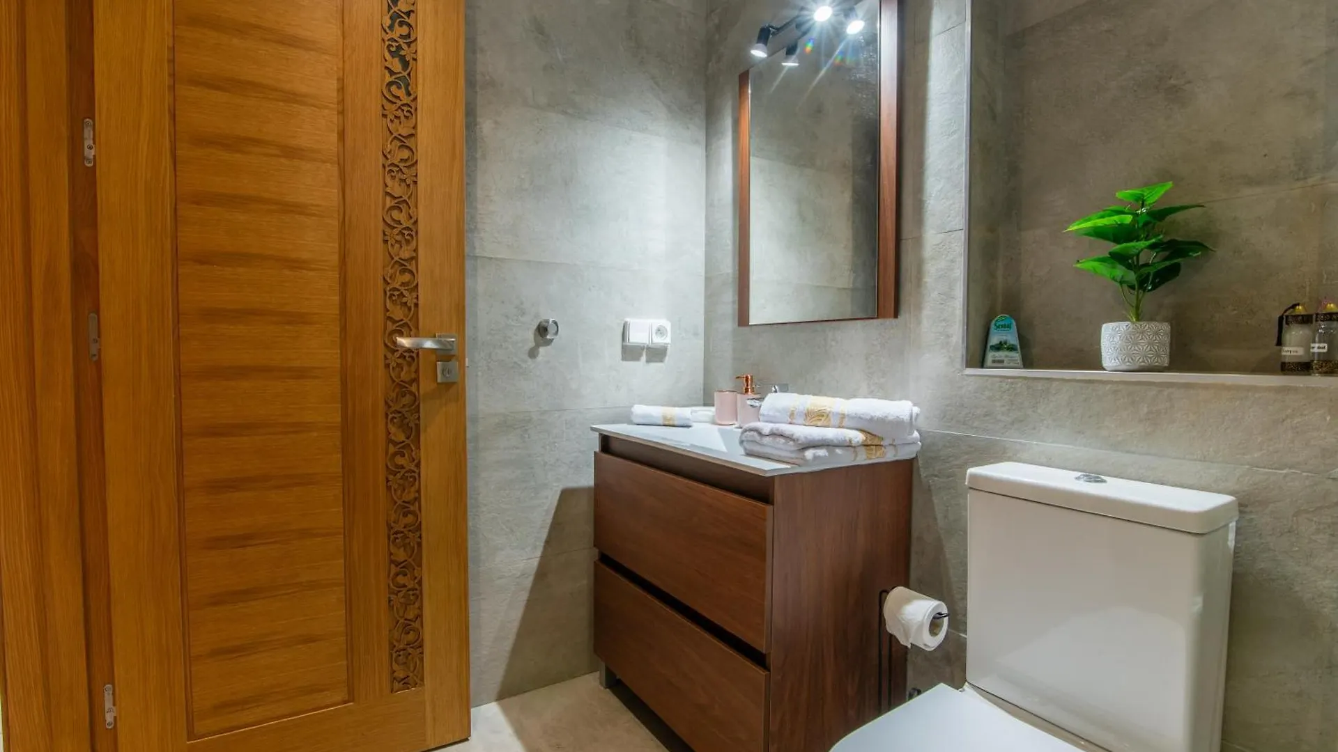 Luxury Seafront Apartment 102Sqm With Wi-Fi And Parking Agadir